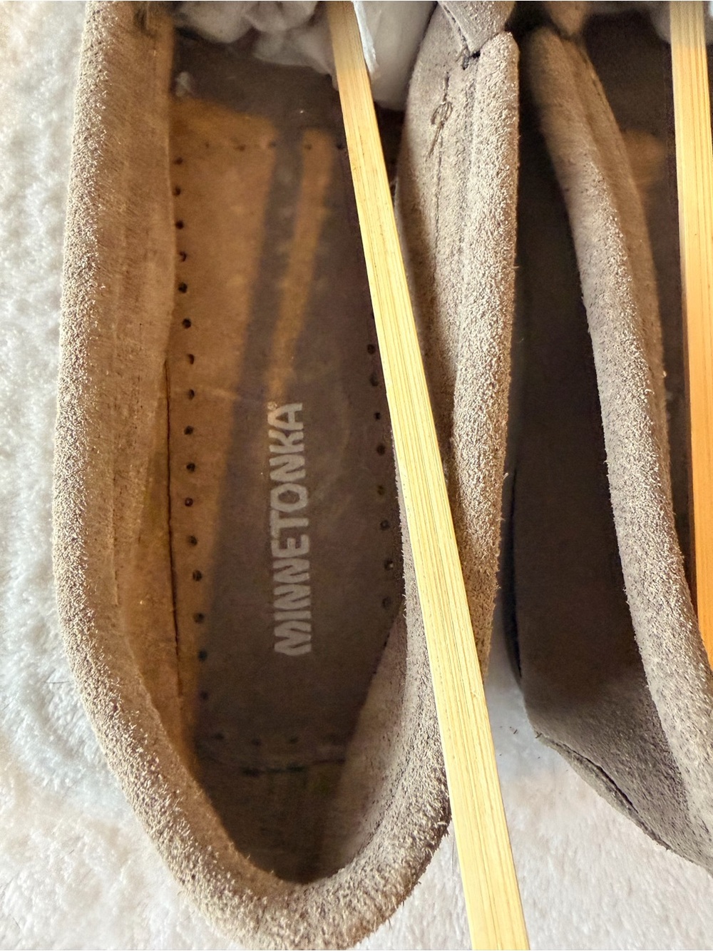 Minnetonka Kilty Hardsole Suede Moccasin Loafers in Gray Size 7.5 - Picture 4 of 6